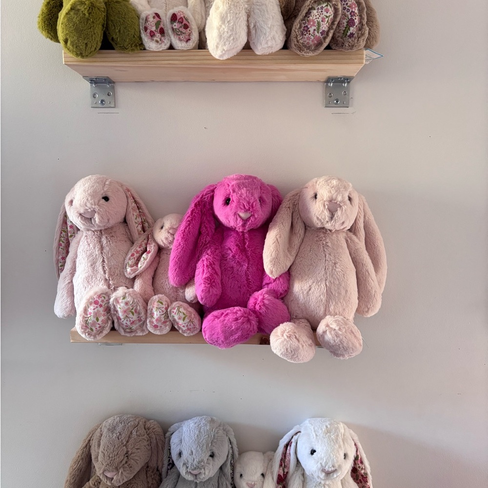 BNWT Jellycat Original Hot Pink Bunny 🐰💕